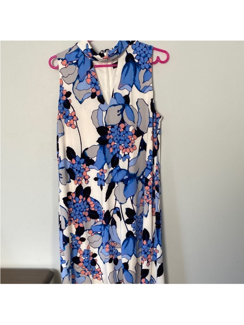 Ivanka Trump Sleeveless Blue Floral Knee Length Shift Dress